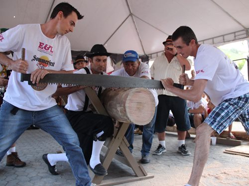 Concurso do Lenhador Sommerfest em Domingos Martins