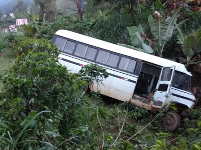 onibus sai da pista venda nova