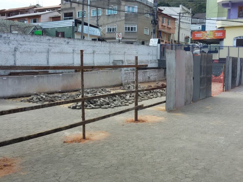 obras em escola de domingos martins 2