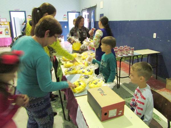 Alunos de Soido promovem feira do Projeto Jovens Empreendedores