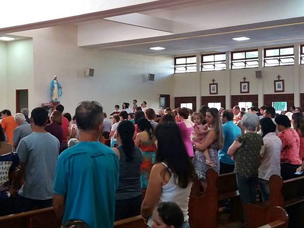 Celebracao lota a capela catolica de Marechal Floriano 2