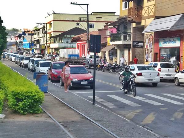 Sabado com comercio movimentado em Marechal Floriano 2