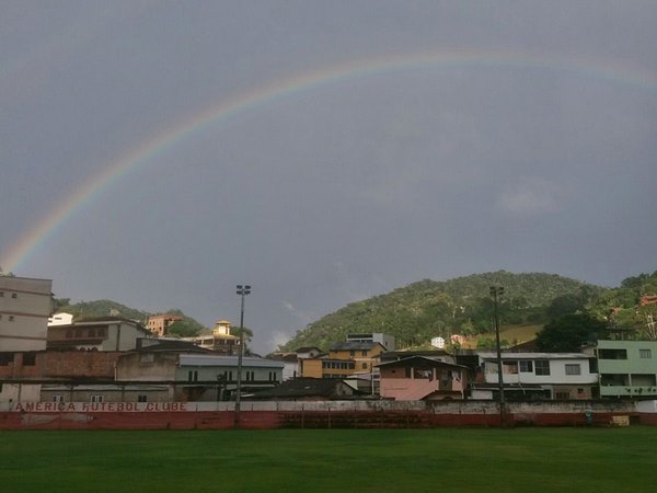 Arco iris embeleza o ceu de Marechal Floriano 2