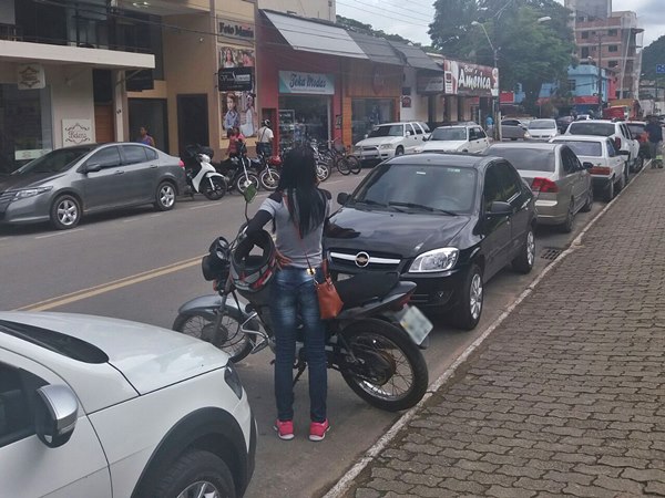 Falta estacionamento na sede de Marechal Floriano 2