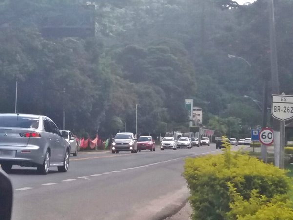 Movimentacao na BR262 comeca com colisao de dois carros 3