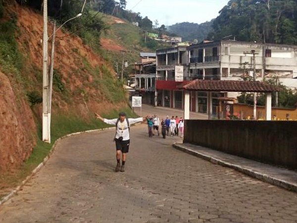 Caminhantes aumentam de numero nas montanhas do Estado 2