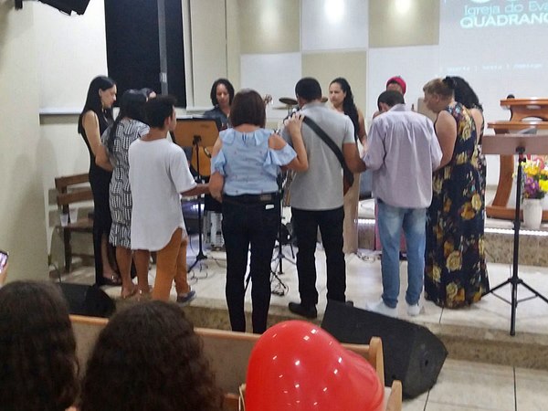 Dia Internacional da Mulher comemorado com culto evangelico 2