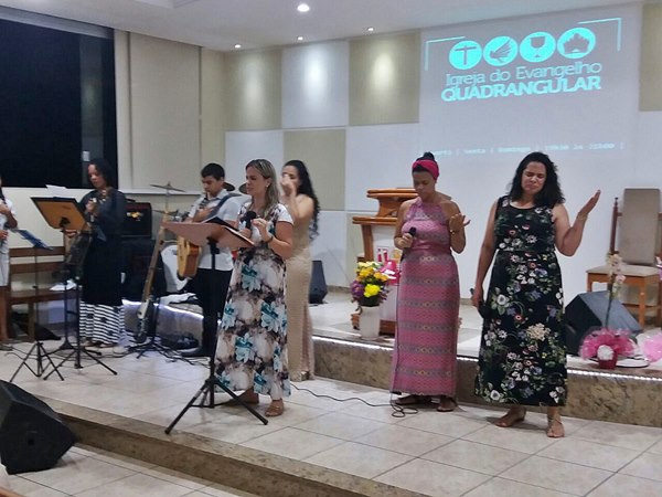 Dia Internacional da Mulher comemorado com culto evangelico 4