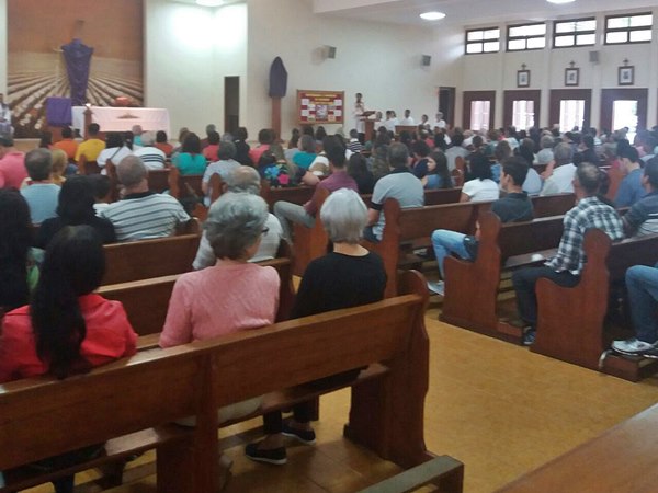 Paroco de Marechal Floriano celebra missa na paroquia vizinha