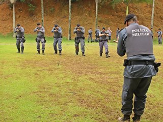 Policiais militares fazem intenso treinamento de tiro nas montanhas 2