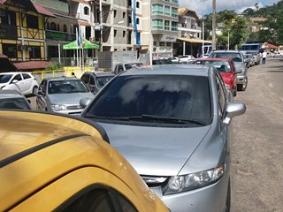 Vespera de feriado movimenta comercio de Marechal Floriano 2