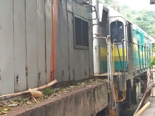 Locomotivas retornam com 16 vagoes para Cachoeiro do Itapemirim