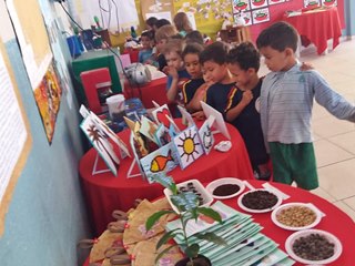 Alunos e professores encerram a Mostra Cultural das comidas em escola infantil de Marechal Floriano 2
