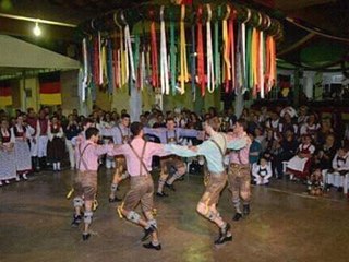 Vagas para rapazes nas danças alemãs em Santa Maria de Marechal 2