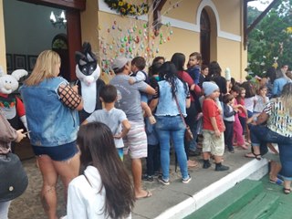 Coelhos animam festa da Páscoa em Marechal Floriano
