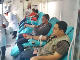 Grande número de pessoas realiza doações de sangue no ônibus do HEMOES em Marechal Floriano