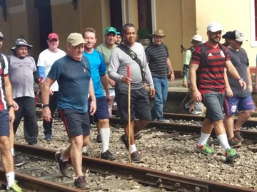 Caminhada para todos nas montanhas do Estado