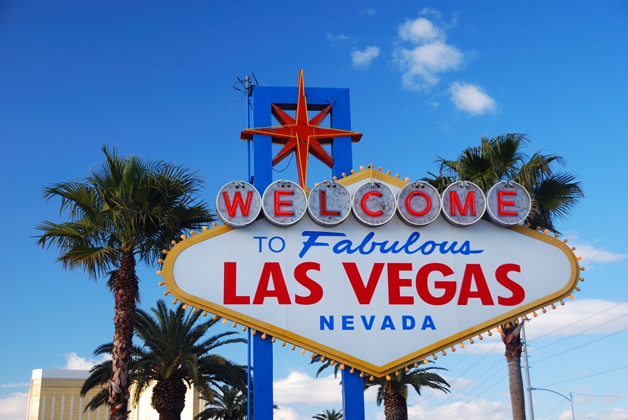 Las Vegas welcome sign on strip.