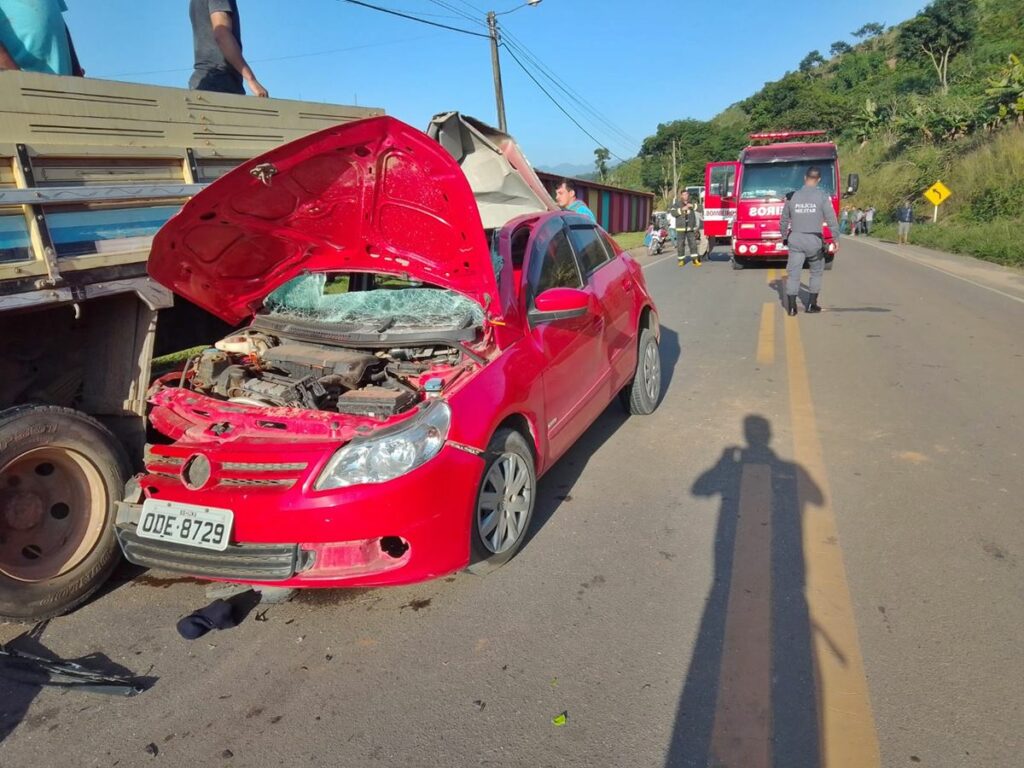 Tia-e-sobrinha-ficam-feridas-em-acidente-ocorrido-hoje-22-na-Regiao-Serrana-capa