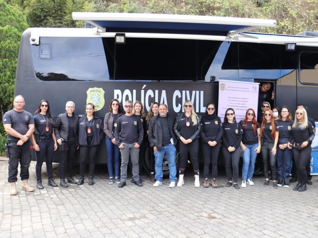 A-Policia-Civil-realiza-acao-preventiva-de-orientacao-no-enfrentamento-a-violencia-contra-mulher-em-Marechal-Floriano