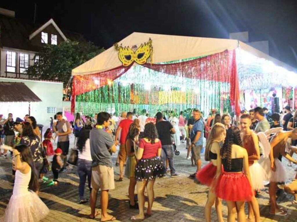Carnaval-comeca-nesta-sexta-feira-17-em-Domingos-Martins