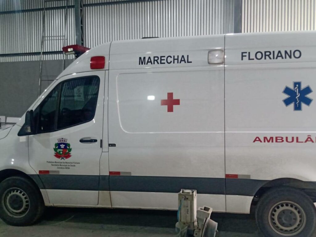 Video-mostra-ambulancia-de-Marechal-Floriano-sendo-furtada-por-foragido-de-Minas-Gerais-2