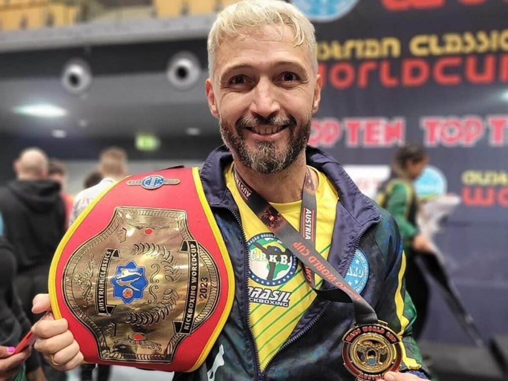 Com-atletas-capixabas-delegacao-brasileira-de-kickboxing-bate-recorde-de-medalhas-na-Copa-do-Mundo