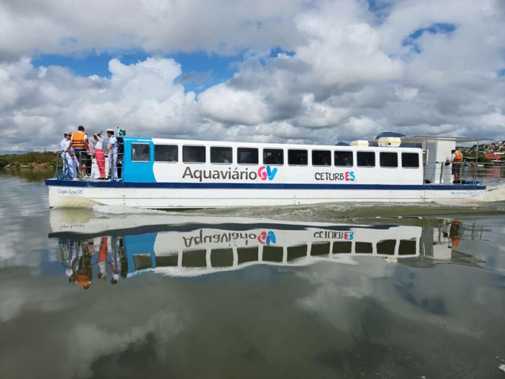 Governador-acompanha-teste-da-embarcacao-do-novo-Aquaviario