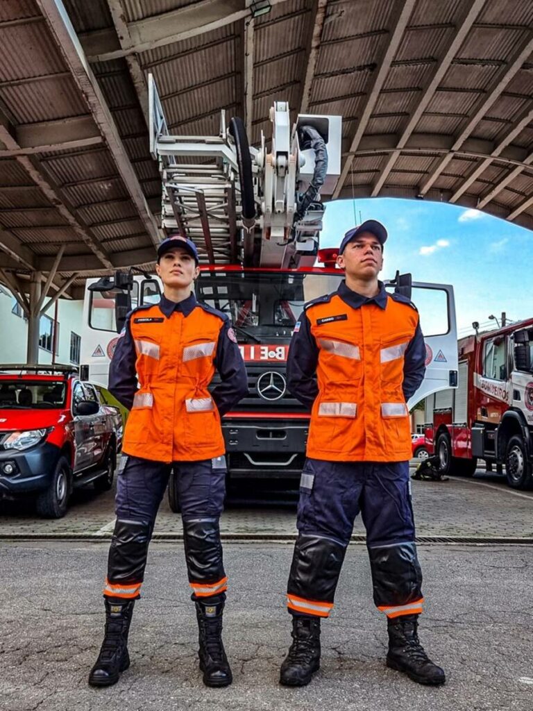 Corpo-de-Bombeiros-Militar-inicia-uso-de-novos-uniformes