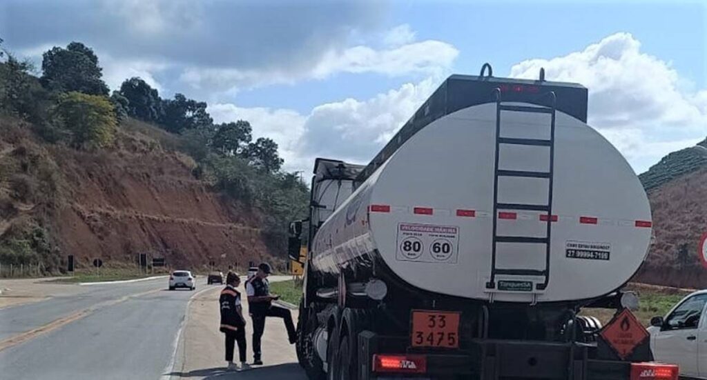 policia 19-08 - ft gov es - fiscalização cargas