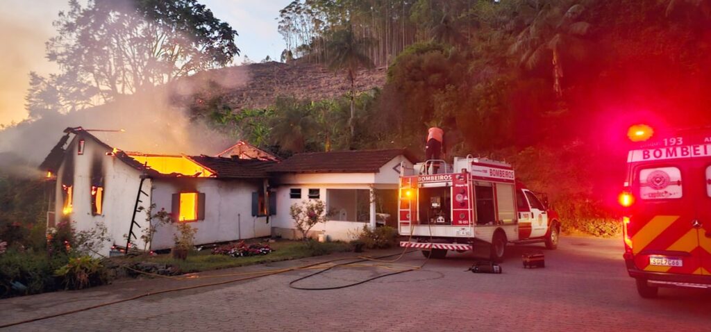 policia 11-09 - ft incendio deja 2